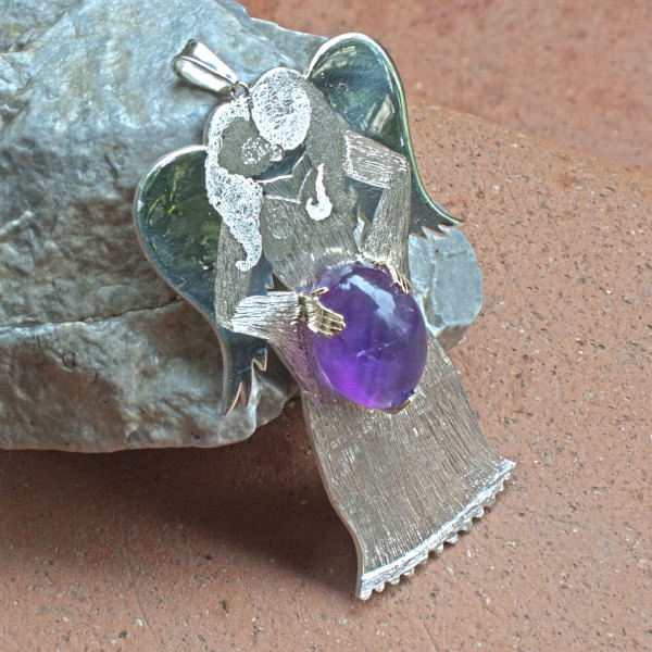 Engel mit Amethyst