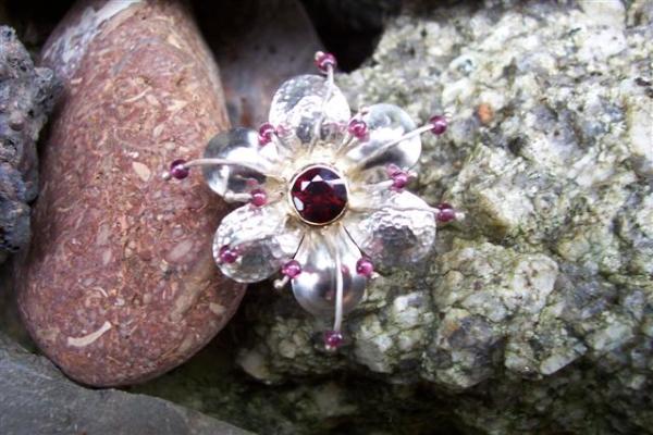 Ring Granat-Blume