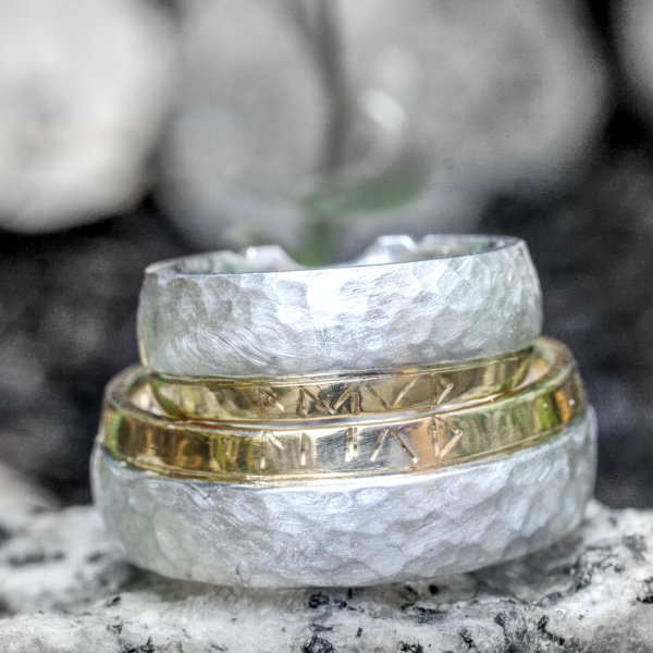zweifarbige Eheringe mit Opal