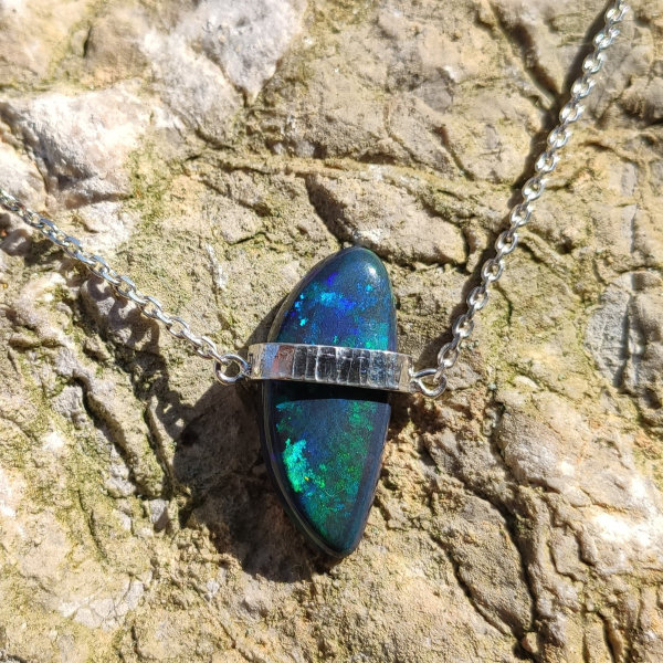 blaugrüner Opal